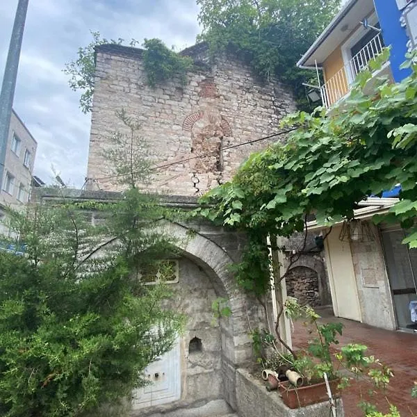 Ararat Studio イスタンブール